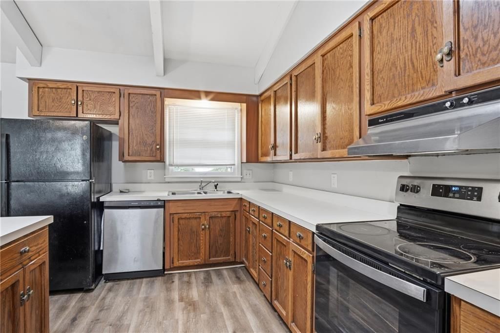 423 Monterey Avenue — photo 10