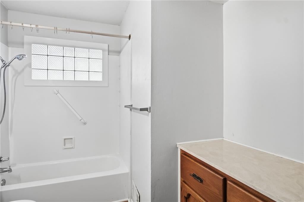 423 Monterey Avenue — photo 22
