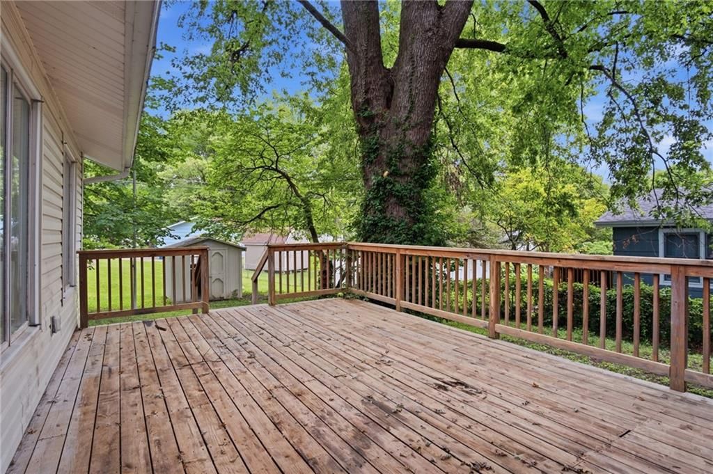 423 Monterey Avenue — photo 26