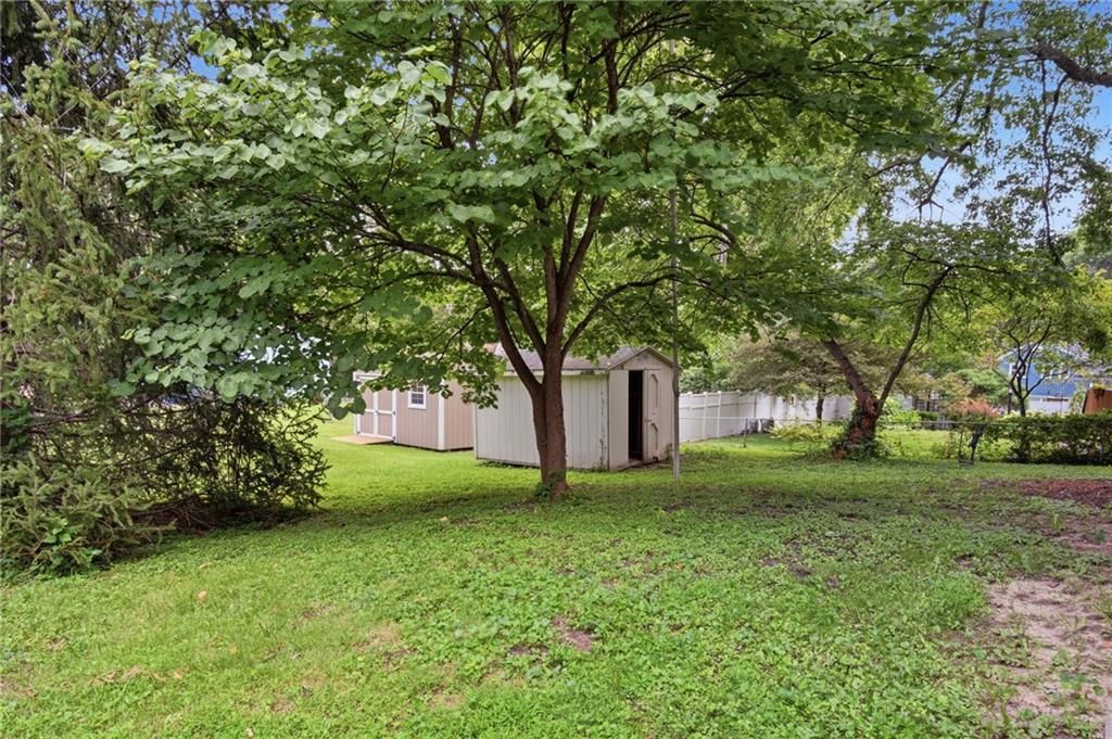 423 Monterey Avenue — photo 29