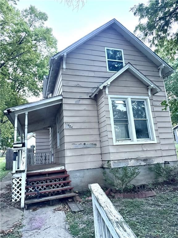 1424 6th Avenue — photo 1