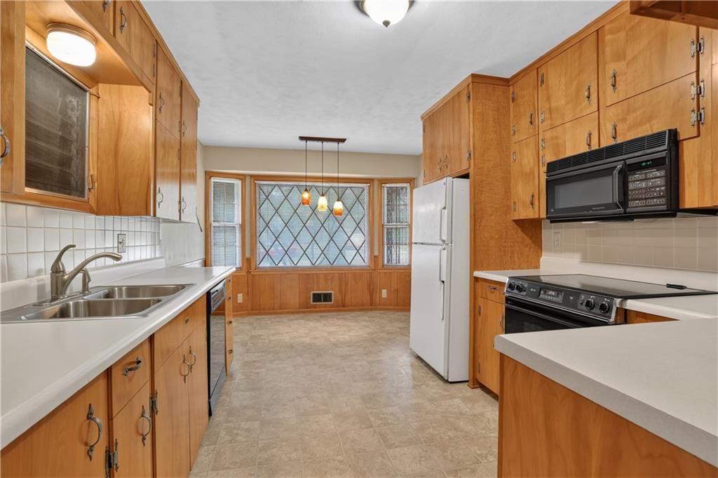 3700 Harvard Avenue — photo 4