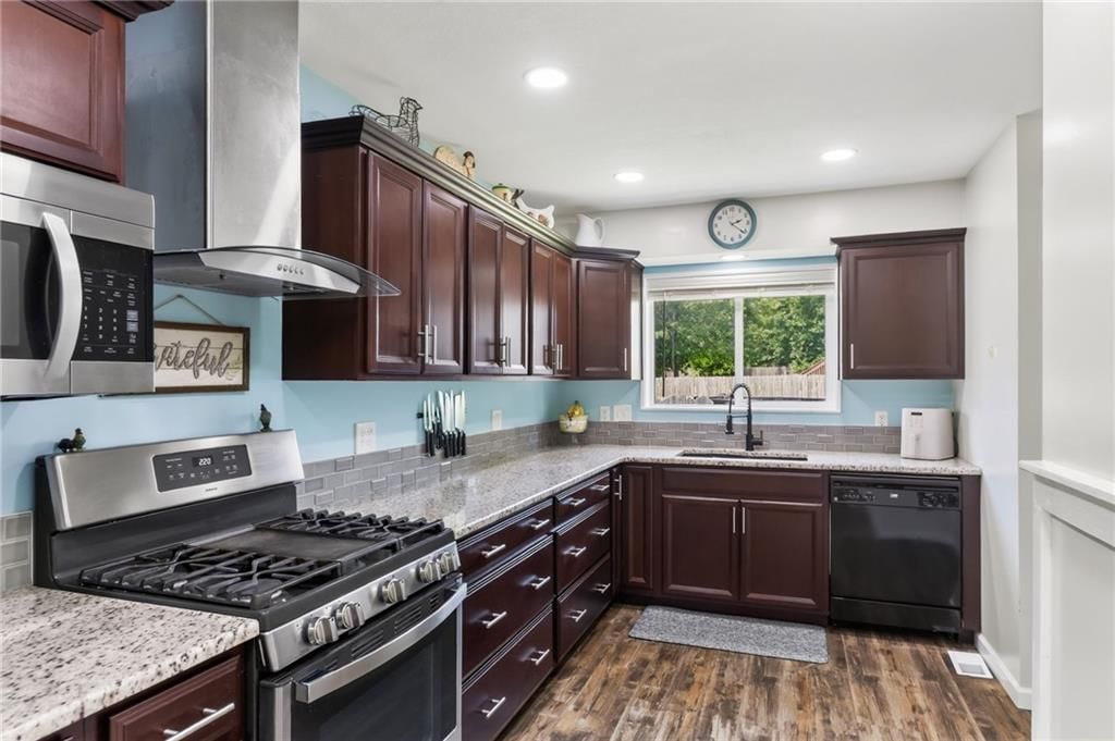 1120 NE Banner Drive — photo 15
