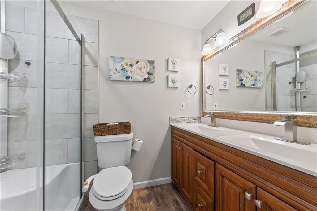1120 NE Banner Drive — photo 18