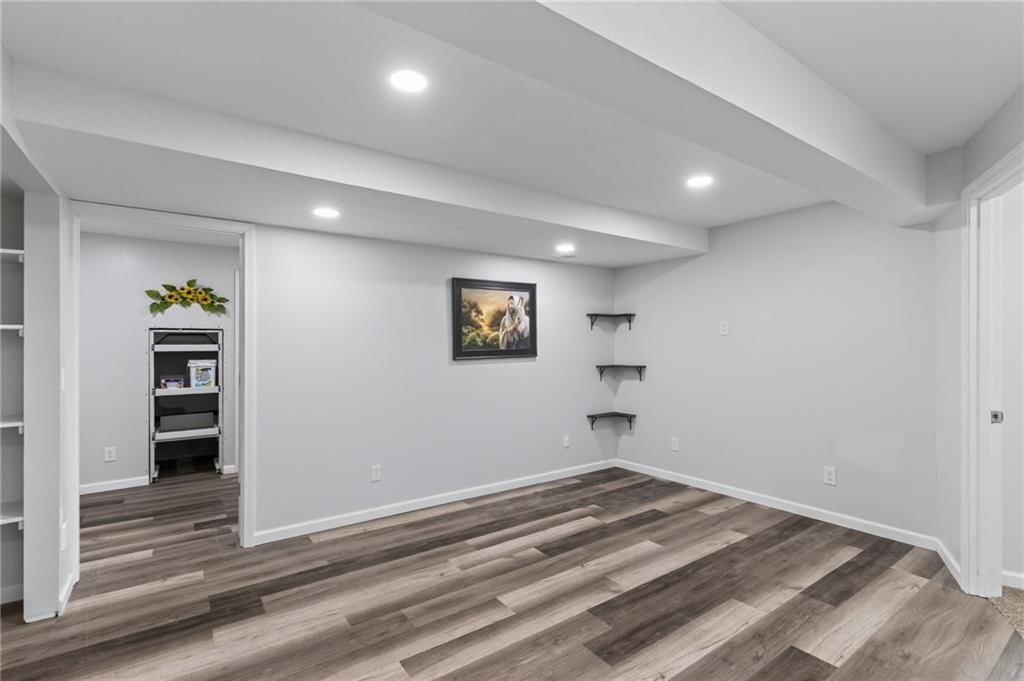 1120 NE Banner Drive — photo 26