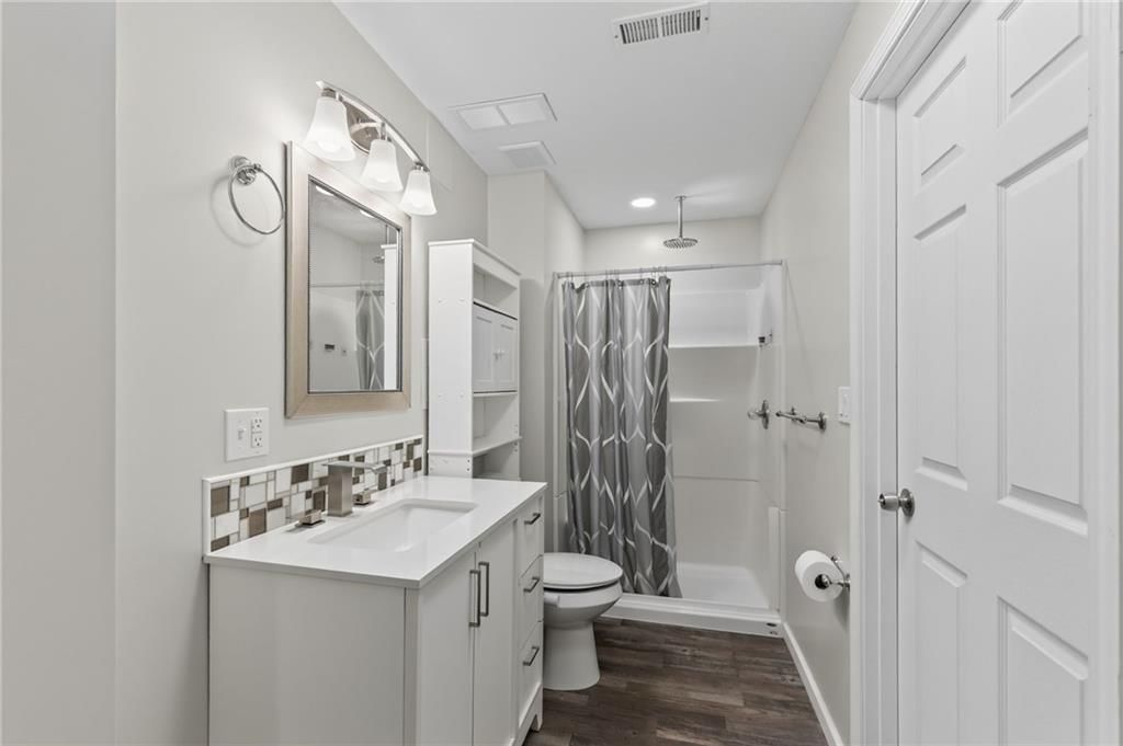1120 NE Banner Drive — photo 31