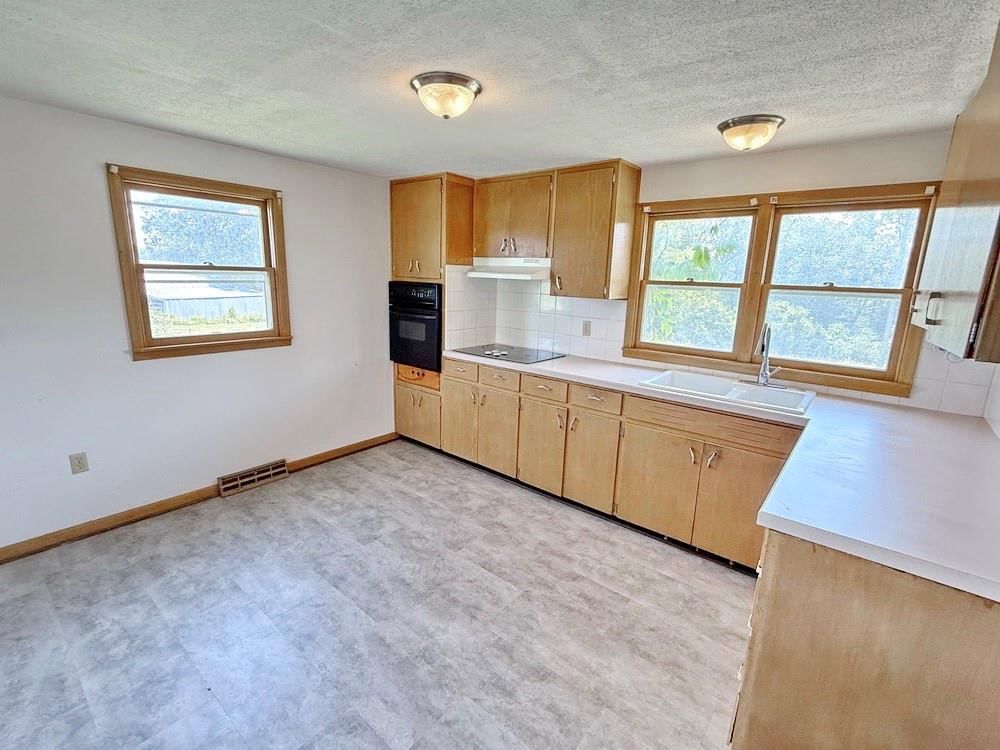 2025 S 363 Road — photo 5
