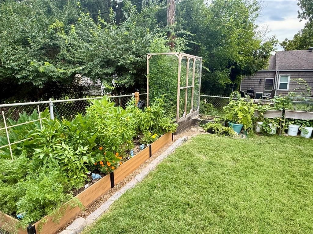 4935 Juniper Street — photo 4