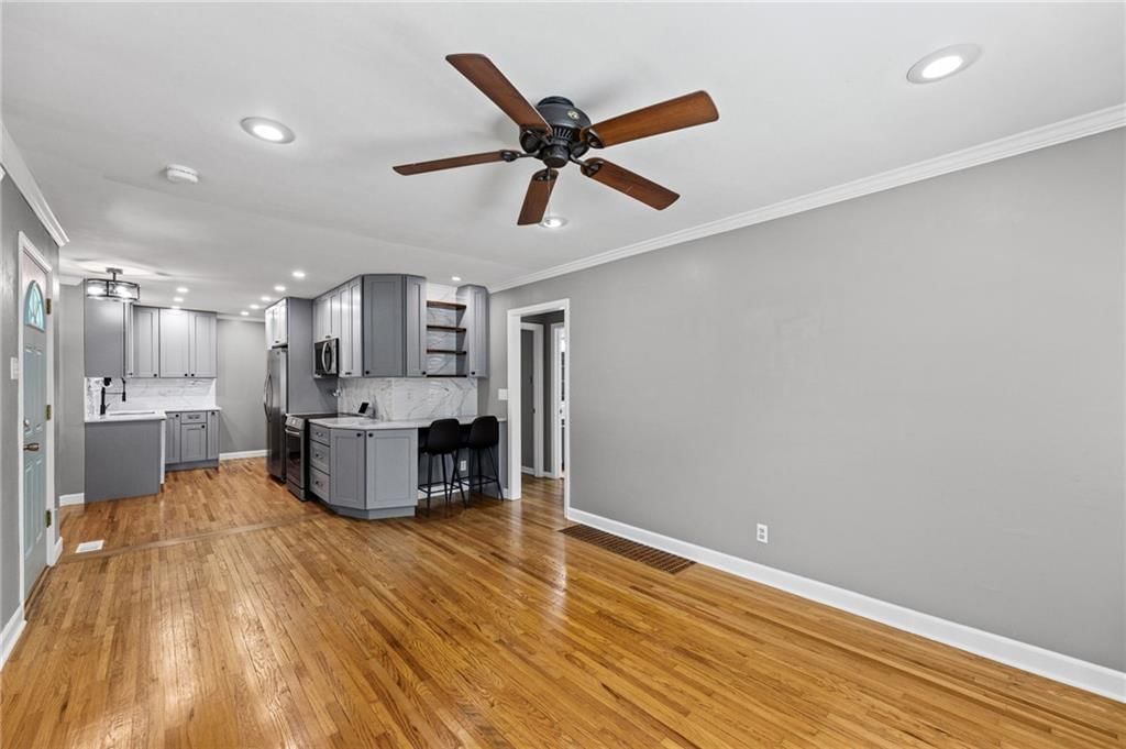 4935 Juniper Street — photo 9