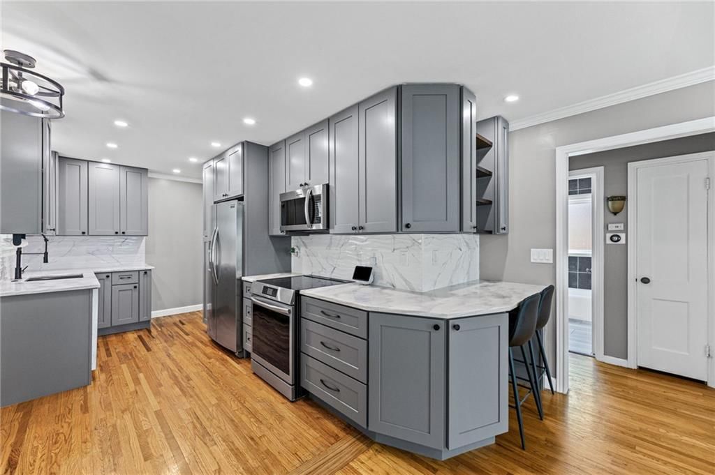 4935 Juniper Street — photo 10