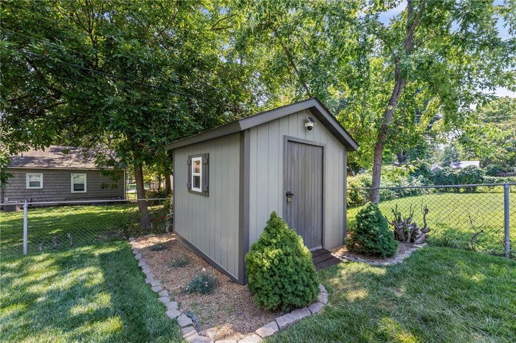 4935 Juniper Street — photo 35