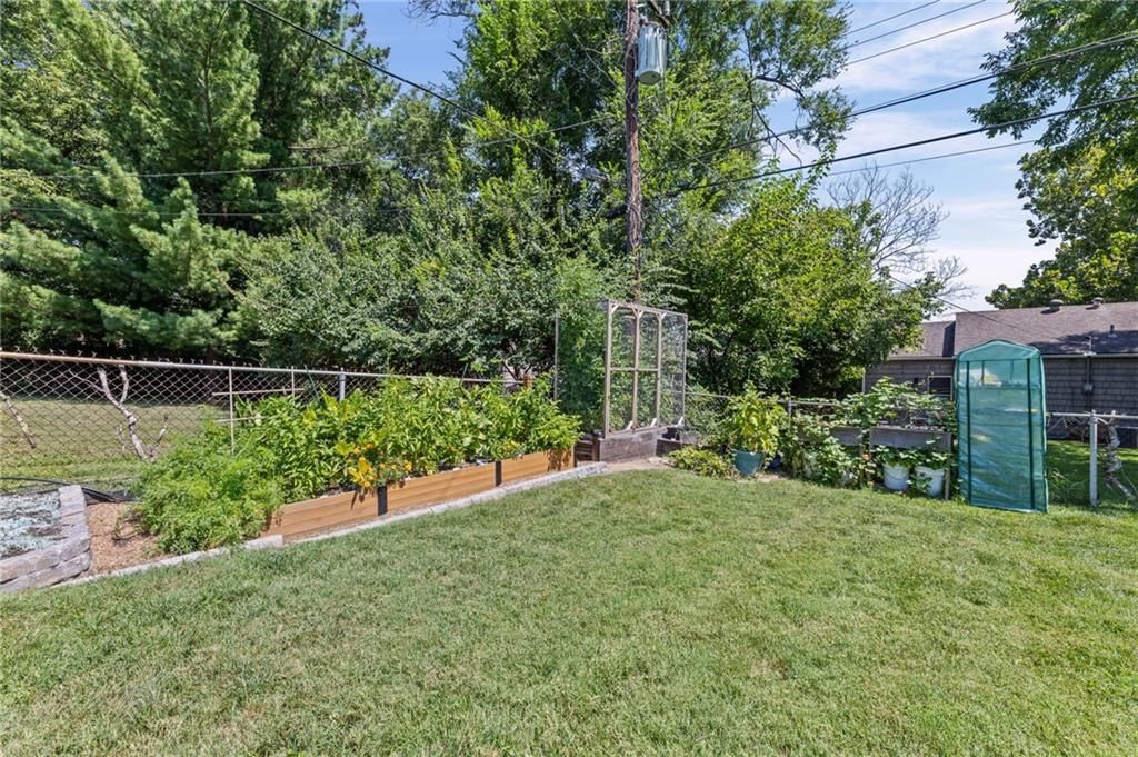 4935 Juniper Street — photo 39