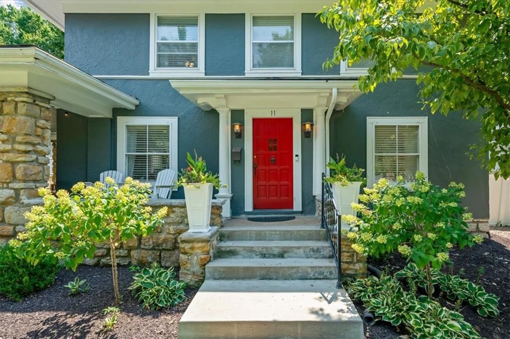 11 E Concord Avenue — photo 2
