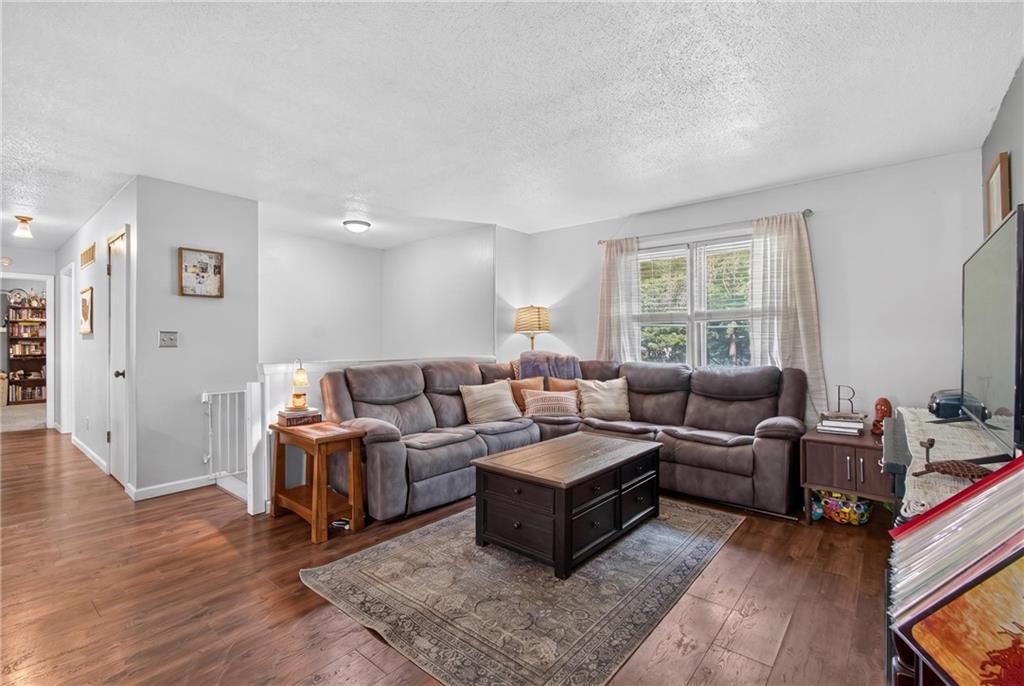 302 N Clark Street — photo 9
