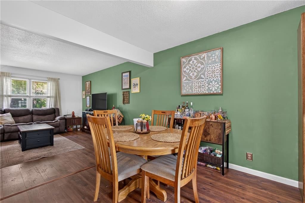 302 N Clark Street — photo 15