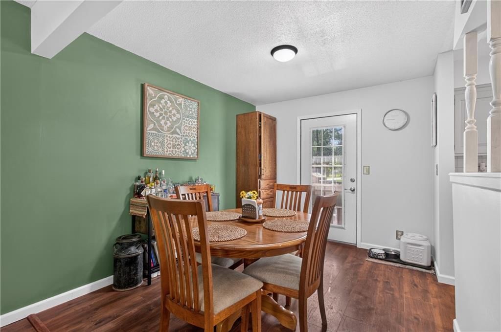 302 N Clark Street — photo 16