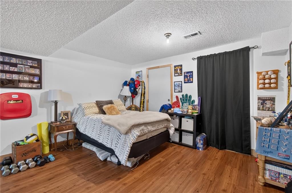 302 N Clark Street — photo 27
