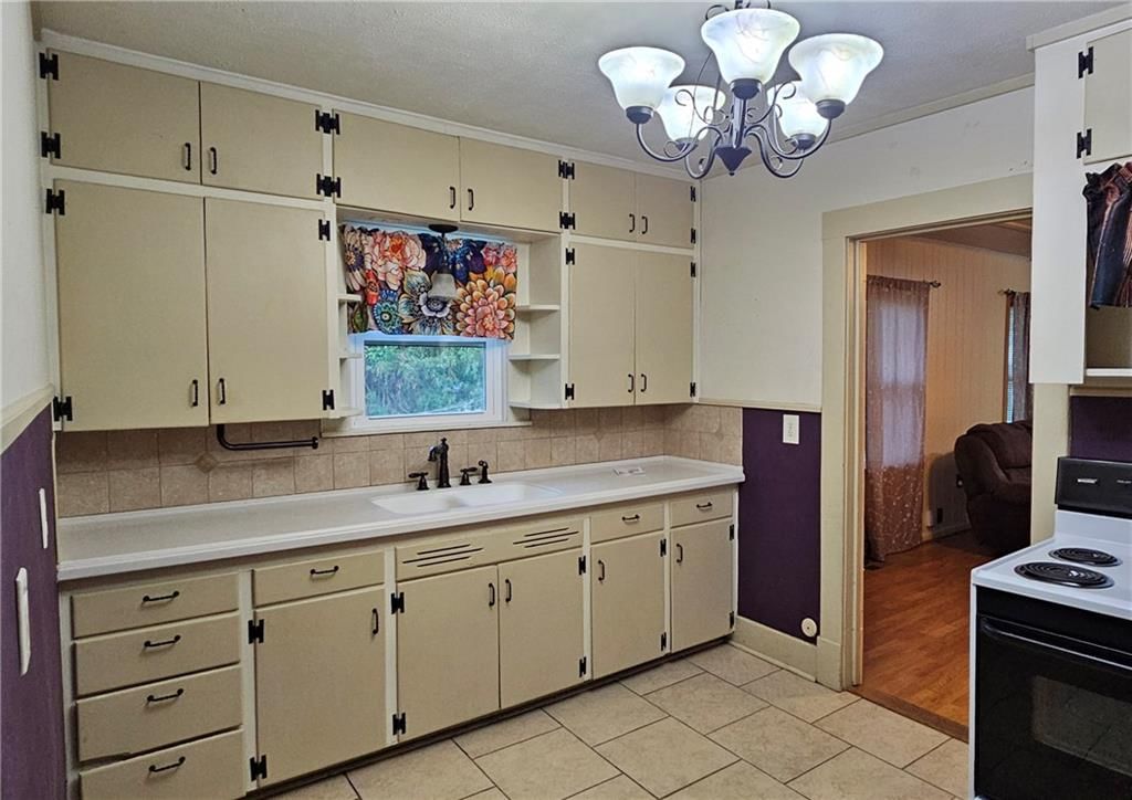 913 E 5th Street — photo 14