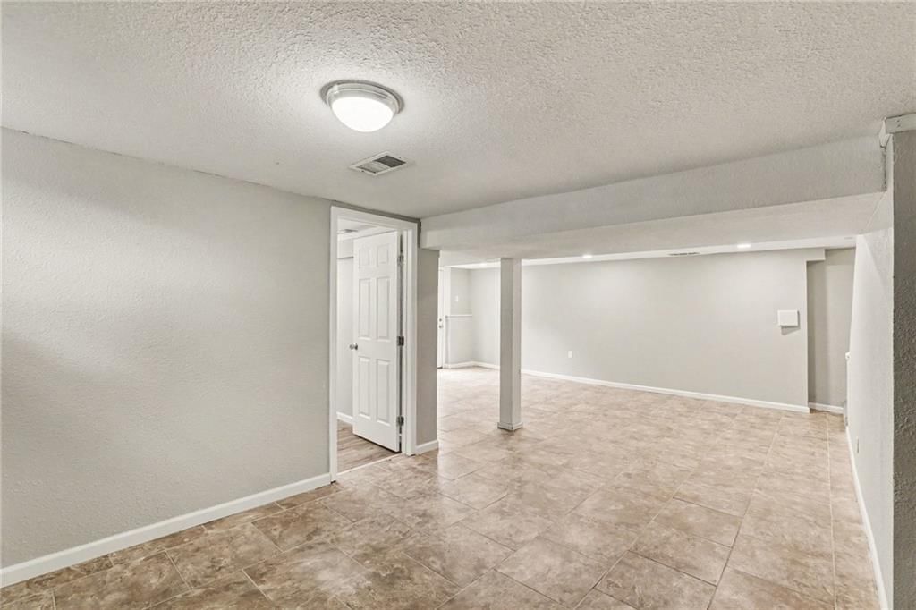 25322 Lone Pine Drive — photo 31
