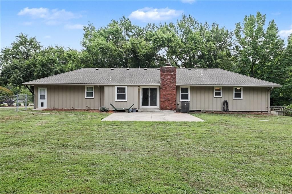 25322 Lone Pine Drive — photo 32