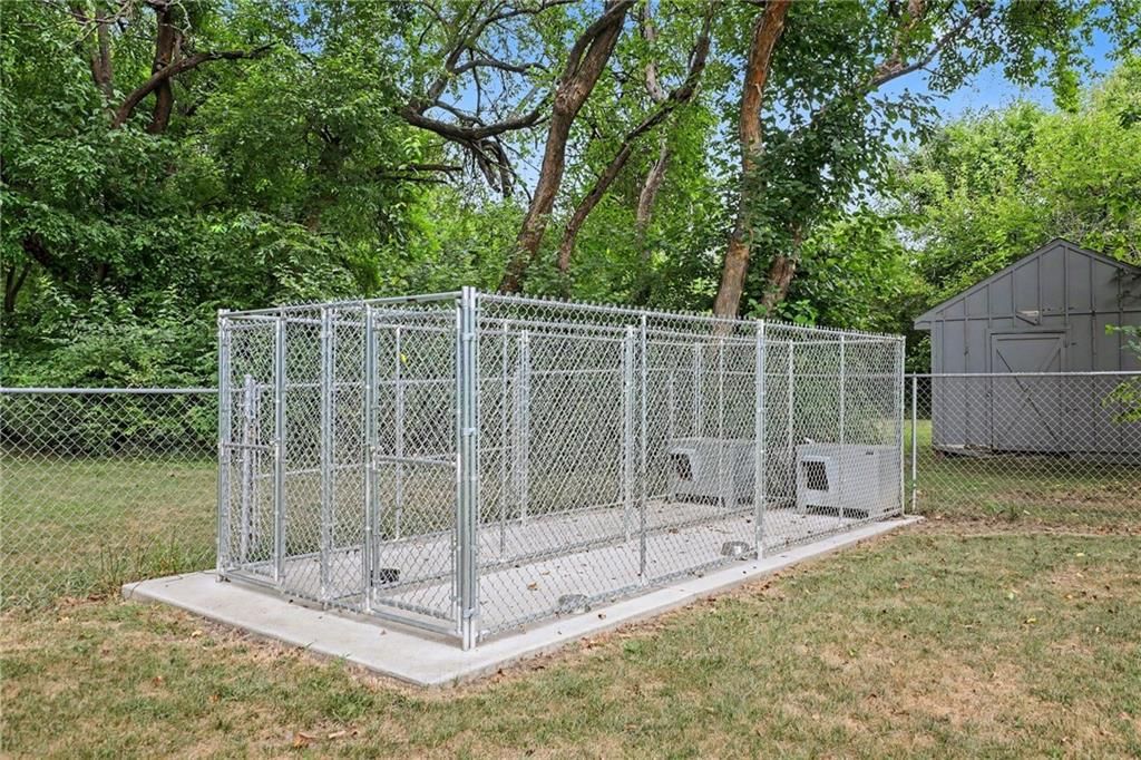25322 Lone Pine Drive — photo 36