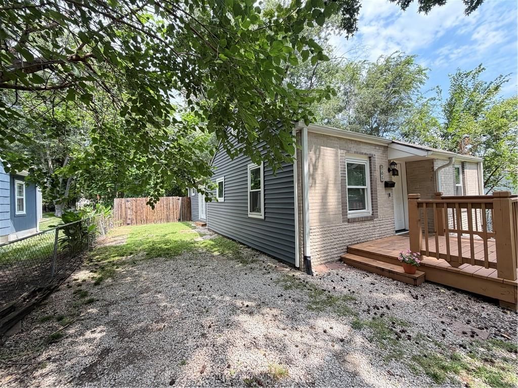 106 NE Ash Street — photo 4