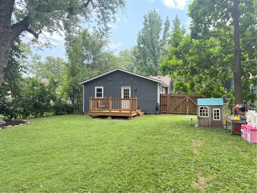 106 NE Ash Street — photo 24