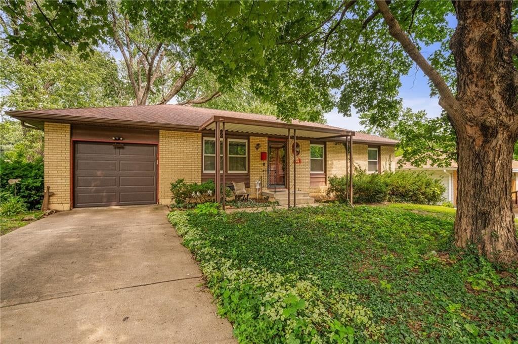 3701 Randall Drive — photo 2