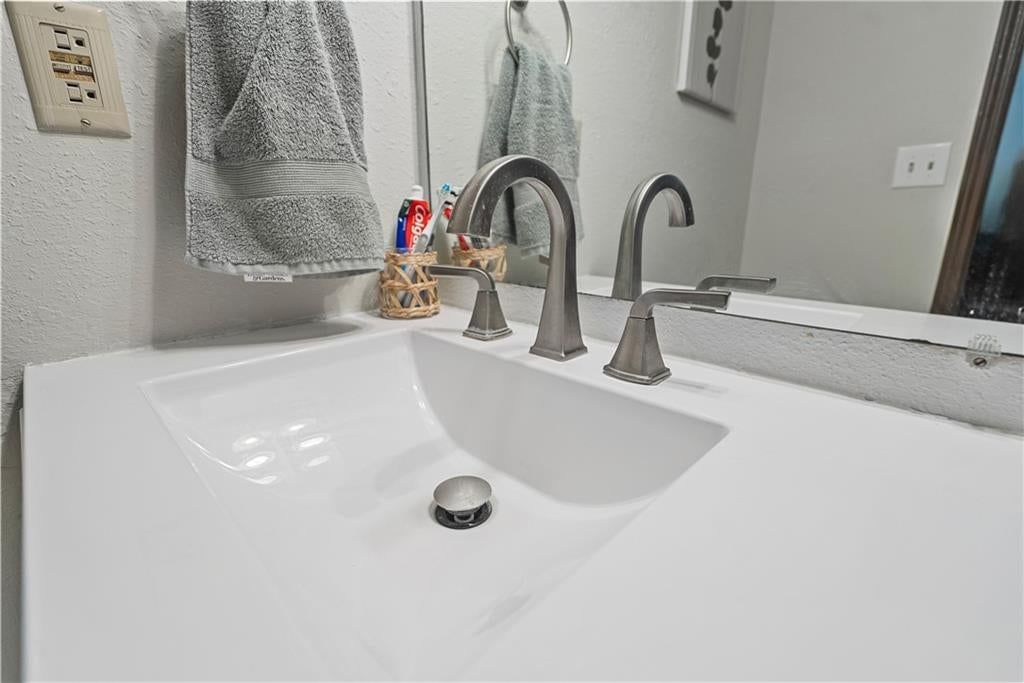 1307 W 1st Street — photo 31