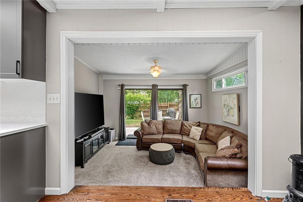 11214 Grand Avenue — photo 15