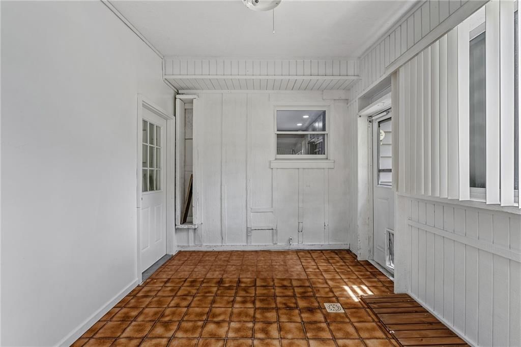 11214 Grand Avenue — photo 17