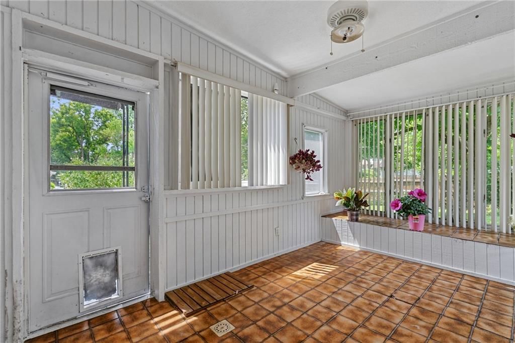 11214 Grand Avenue — photo 18