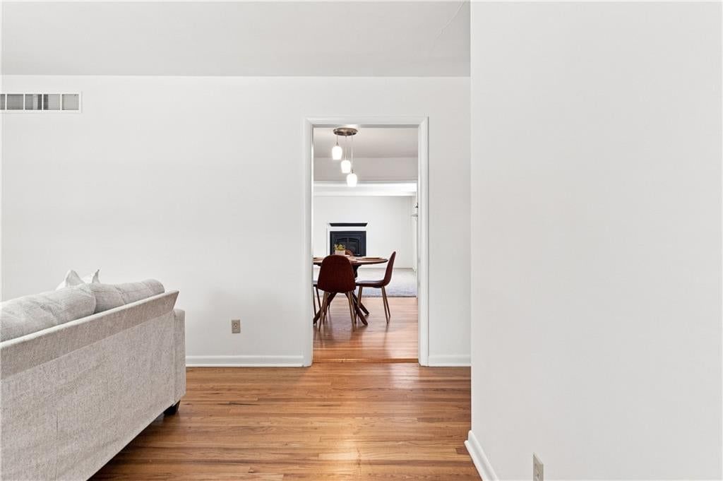 5515 Roeland Drive — photo 6