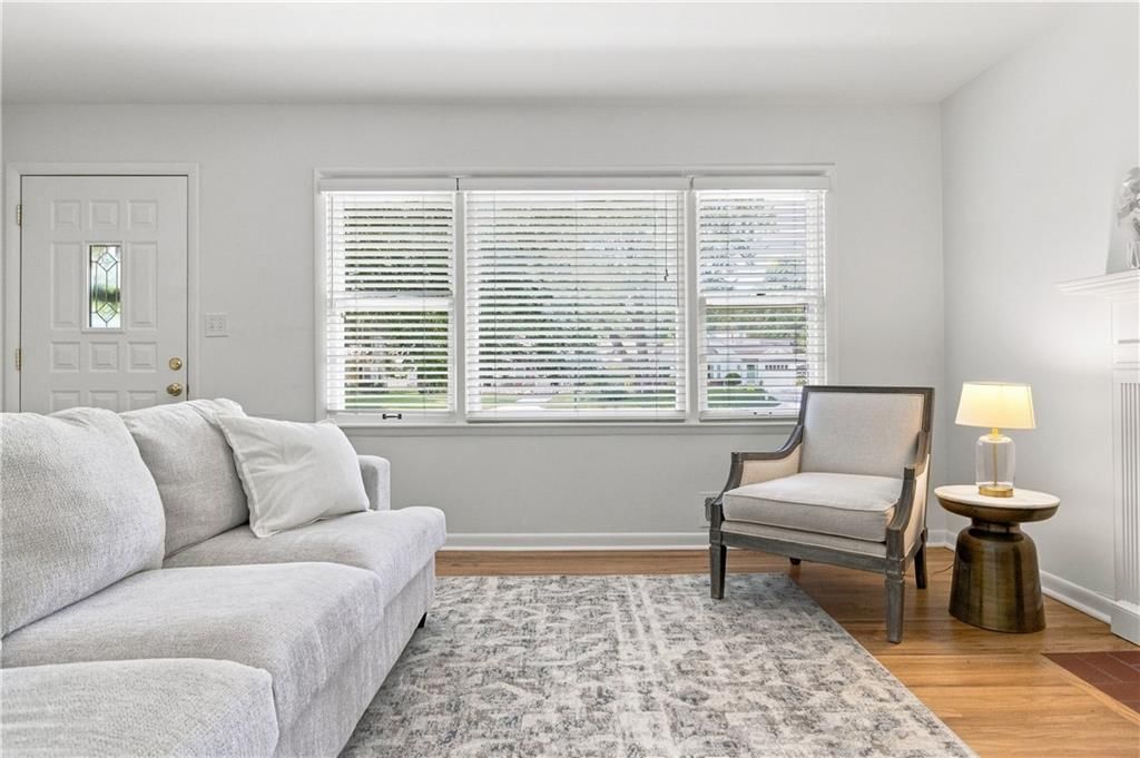5515 Roeland Drive — photo 9