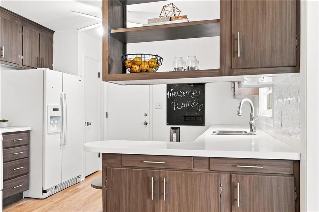 5515 Roeland Drive — photo 13