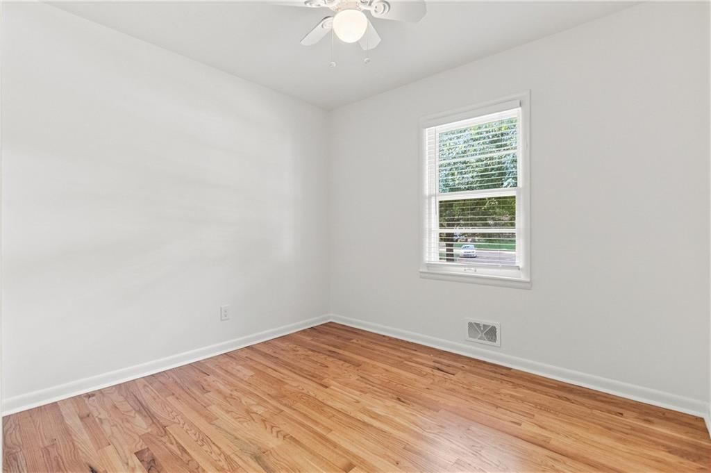 5515 Roeland Drive — photo 24