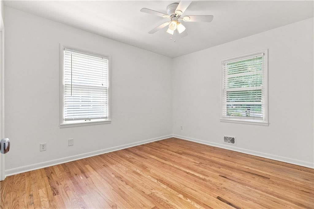 5515 Roeland Drive — photo 26