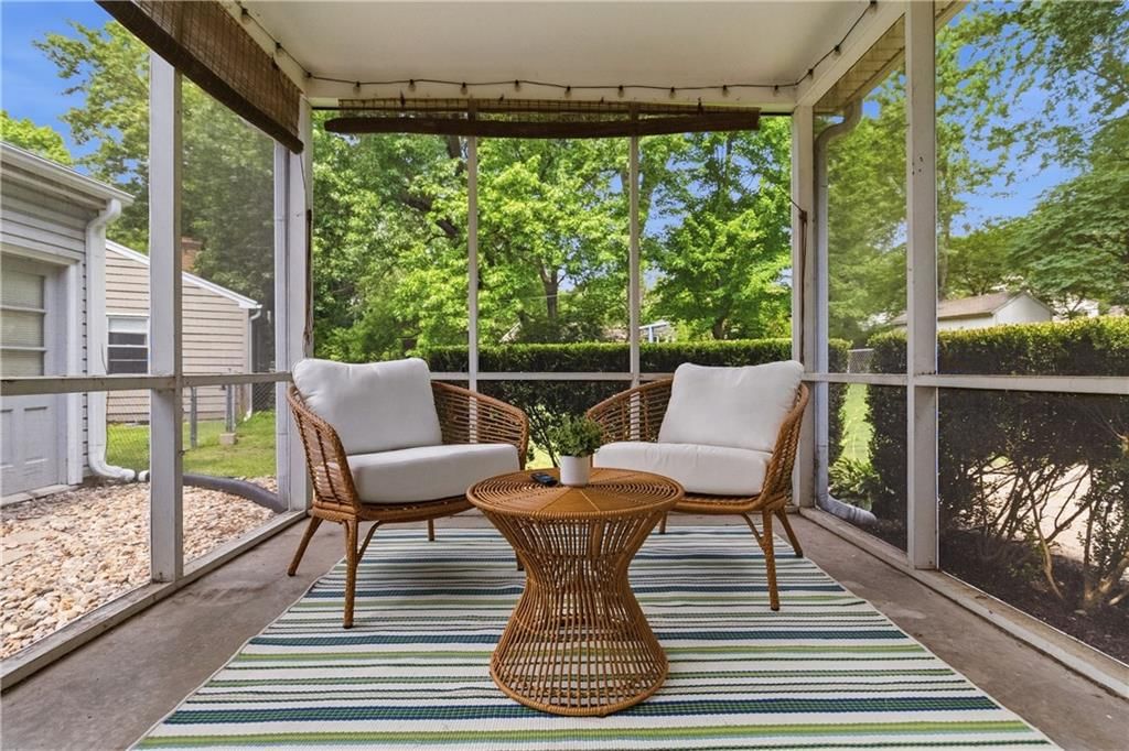 5515 Roeland Drive — photo 30