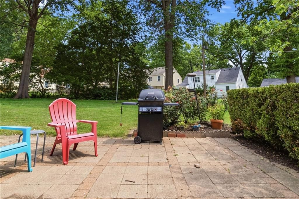 5515 Roeland Drive — photo 32