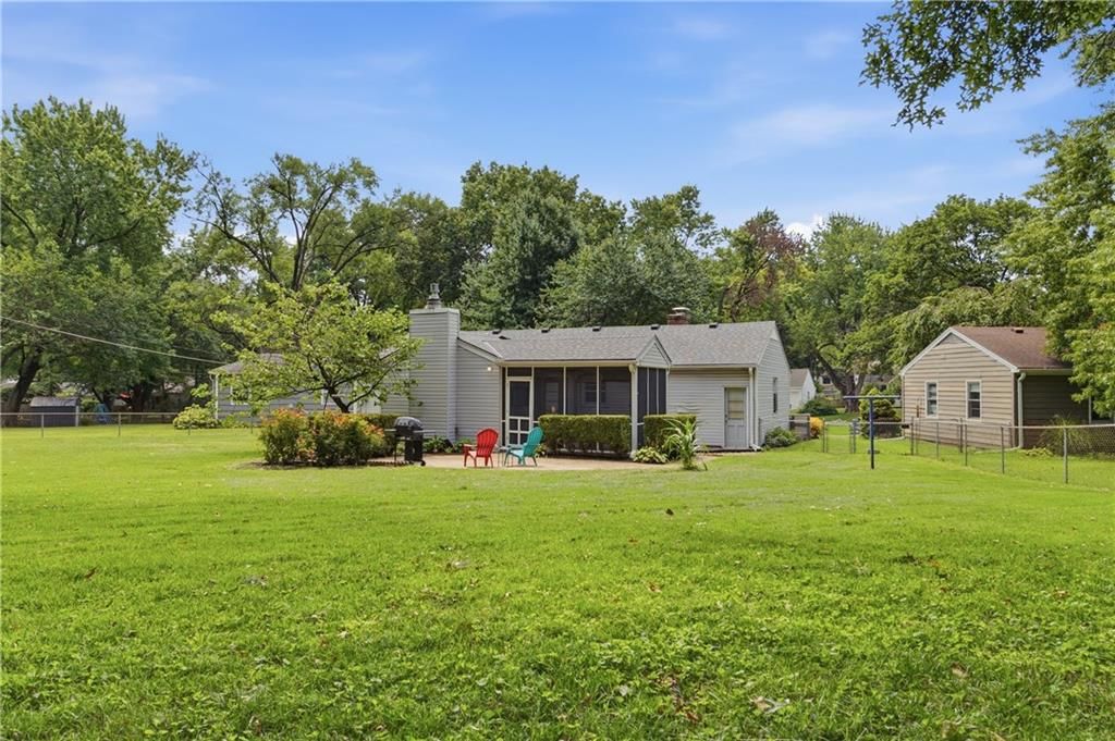 5515 Roeland Drive — photo 37
