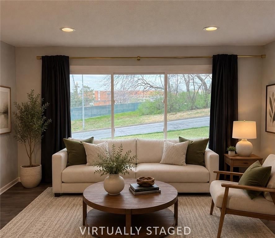 Photo 6 of 25 - 5605 W 49th Street, Mission, KS 66202