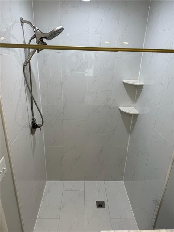 Photo 11 of 25 - 5605 W 49th Street, Mission, KS 66202