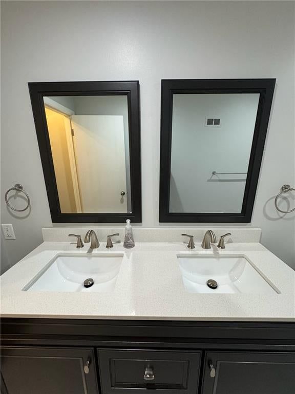 Photo 14 of 25 - 5605 W 49th Street, Mission, KS 66202