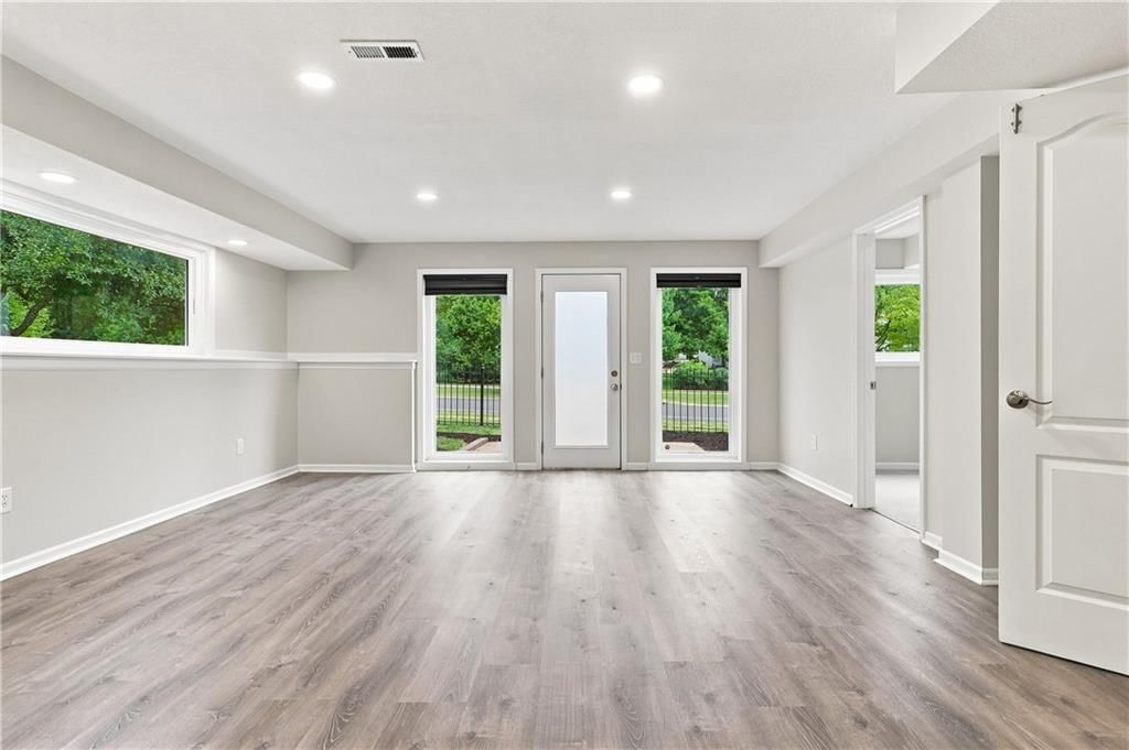 14702 England Street — photo 36