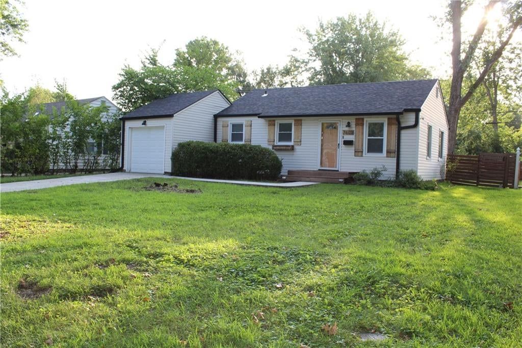 7609 Foster Street — photo 2