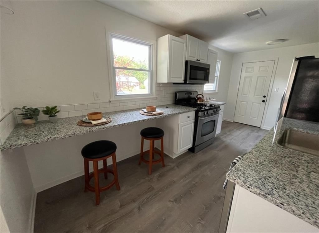 7609 Foster Street — photo 3