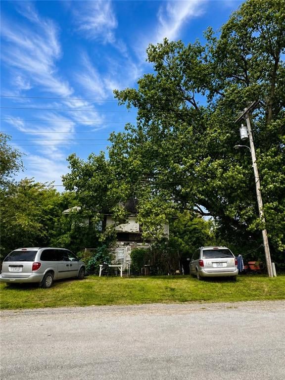 207 N HIGH Street — photo 3