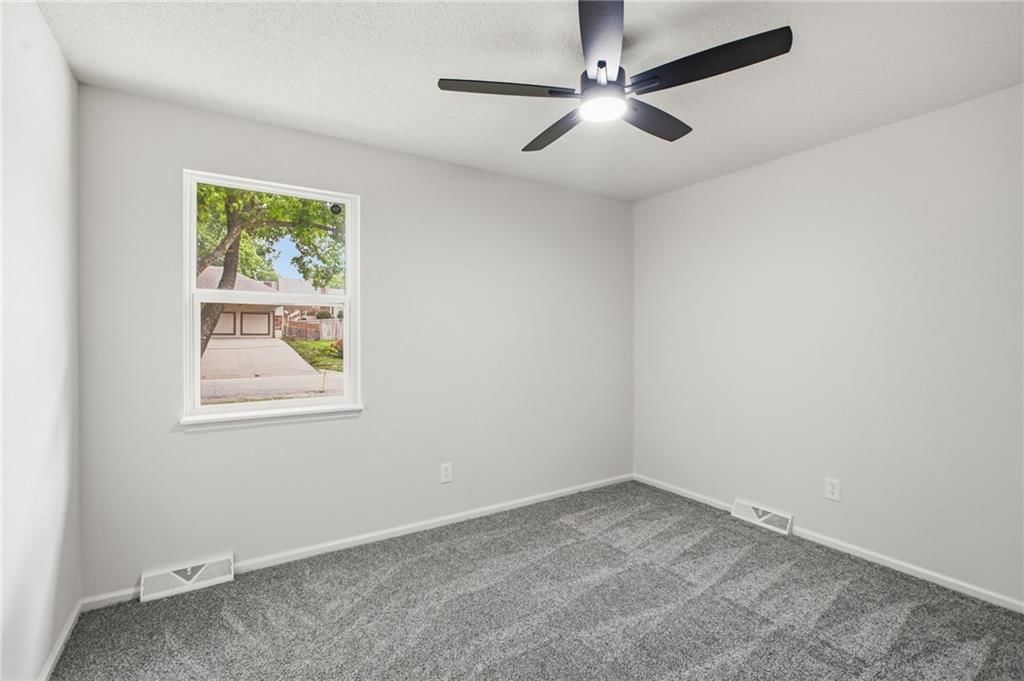 3702 NE Grant Street — photo 20