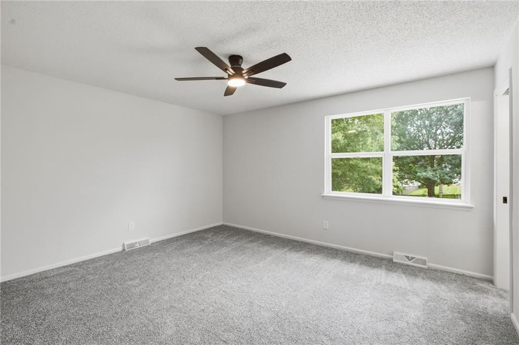 3702 NE Grant Street — photo 22
