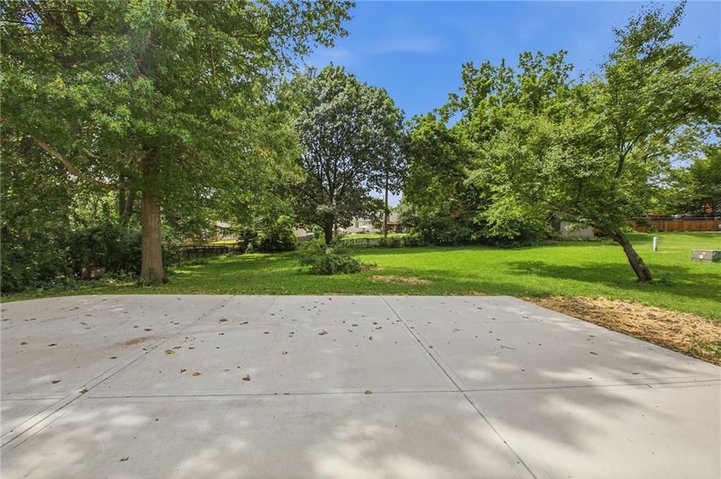 3702 NE Grant Street — photo 33